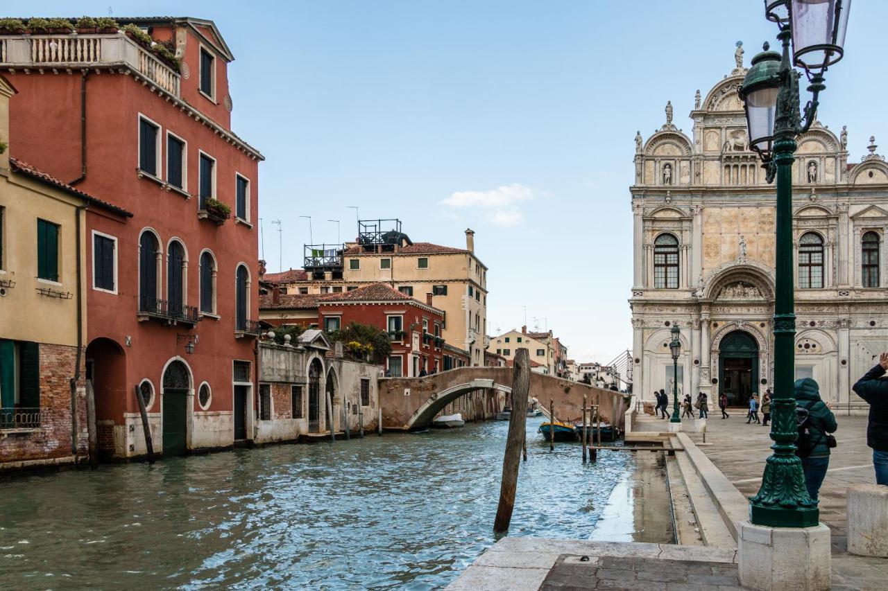 Doge's Pantheon & St.mark School In Hidden Apartment Venedig